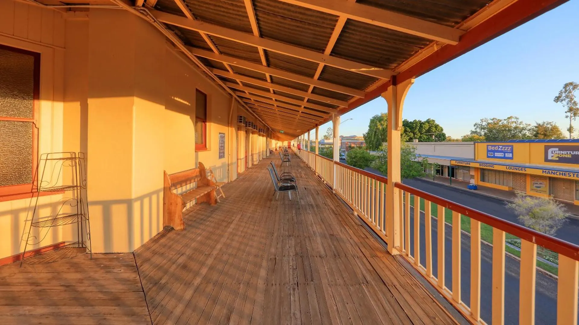 Hotel Corones Charleville 3*,