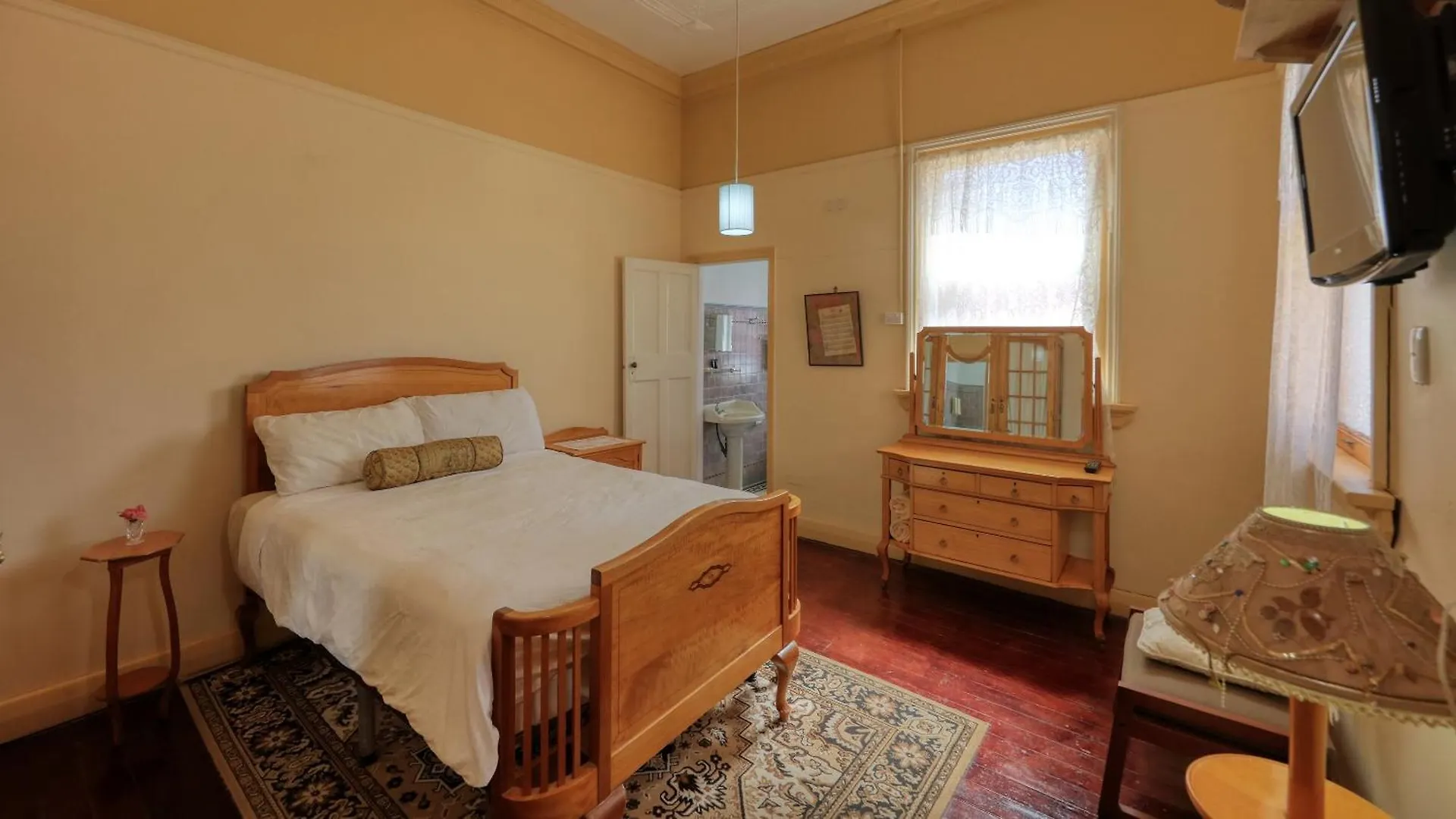 Hotel Corones Charleville