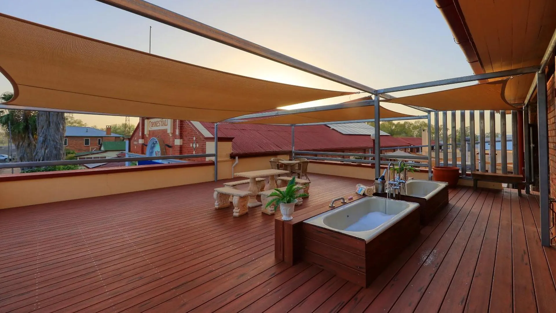 Hotel Corones Charleville