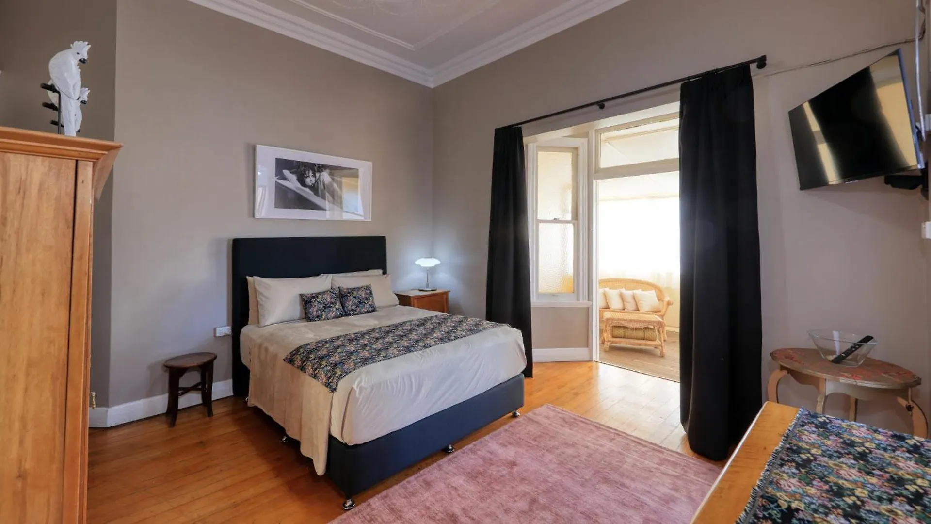 Hotel Corones Charleville