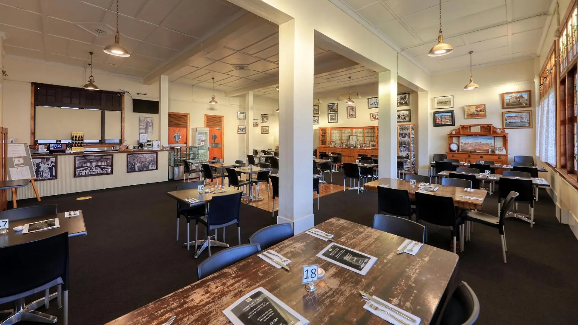 Hotel Corones Charleville